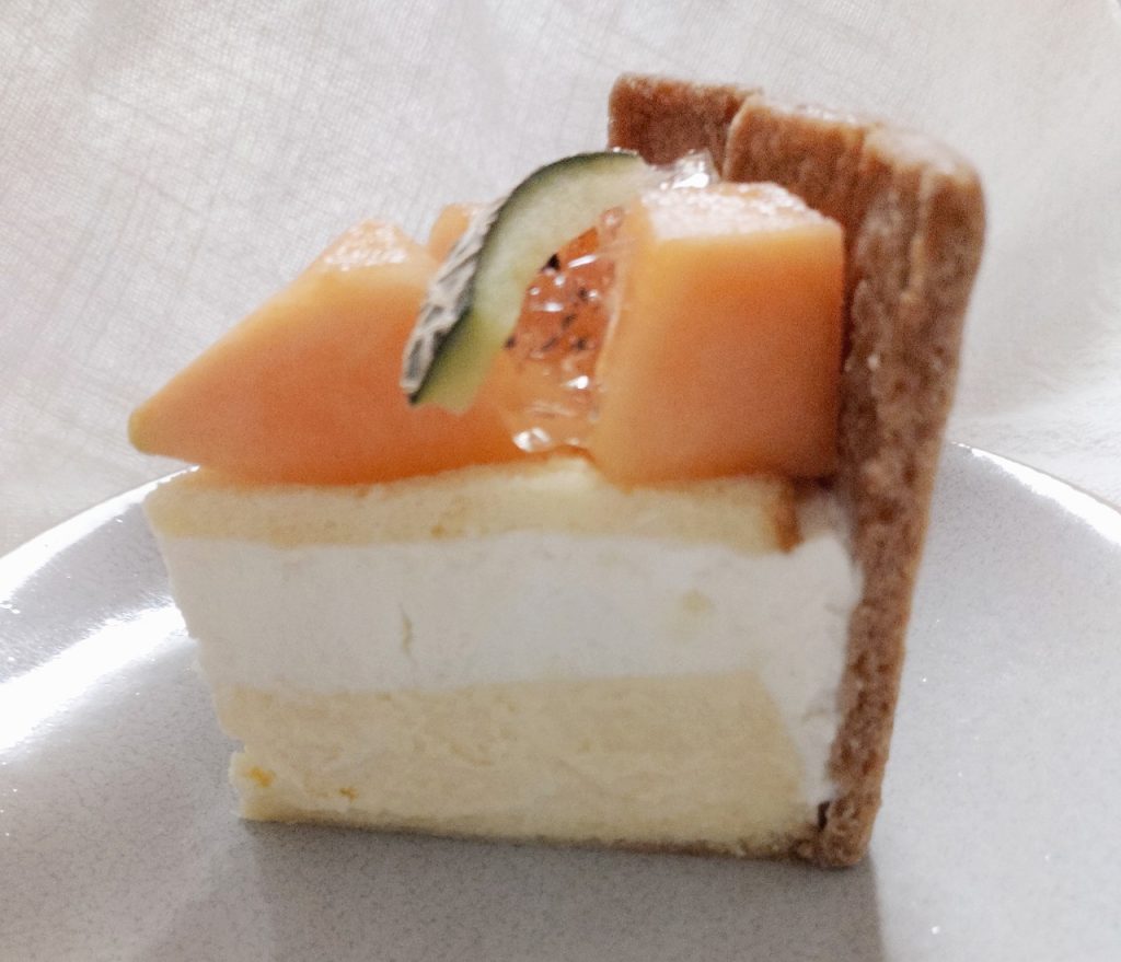宮古島メロンキセキノチーズケーキの断面図