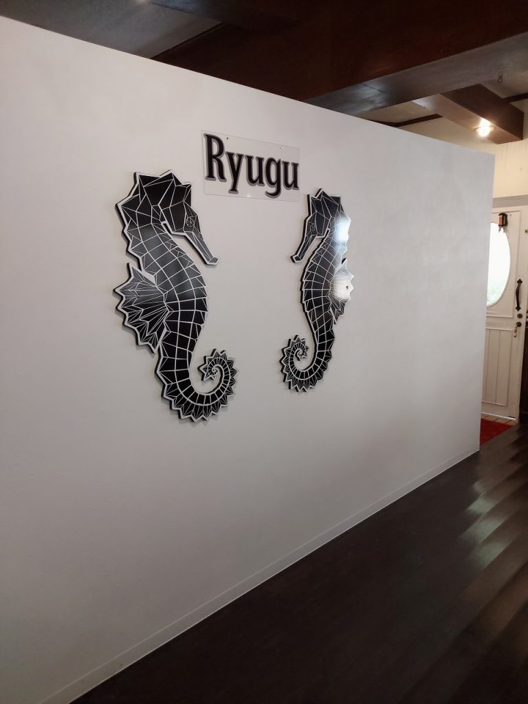 Ryugu店内の壁