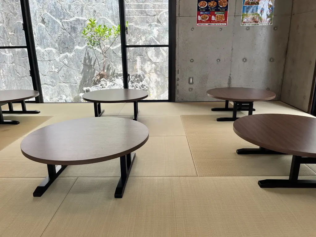 ジェフ泡瀬店座敷席2